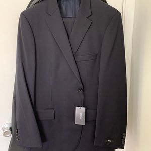 HUGO BOSS MEN’S SUIT 48R NWT